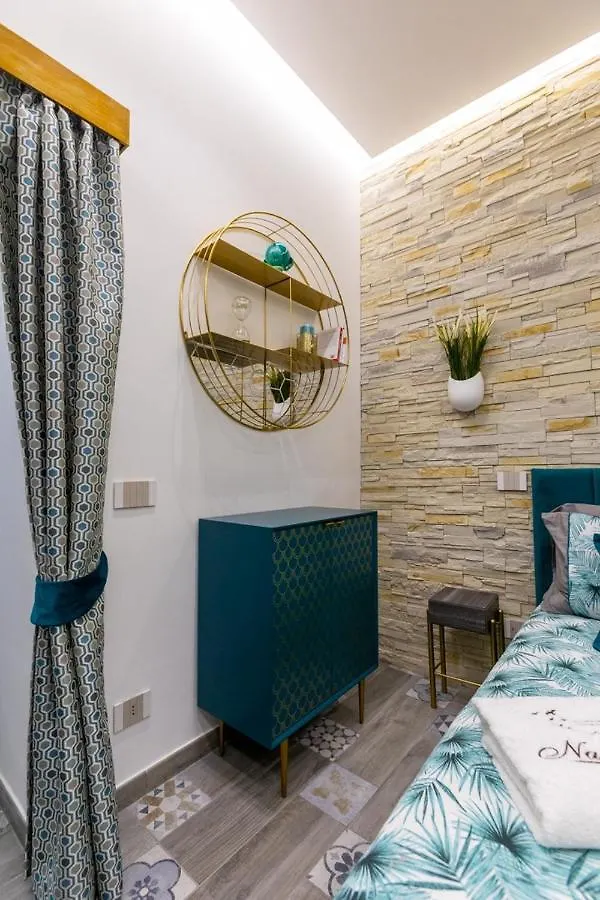 Apartment Suite Na' Poesia Santa Chiara Ztl Naples