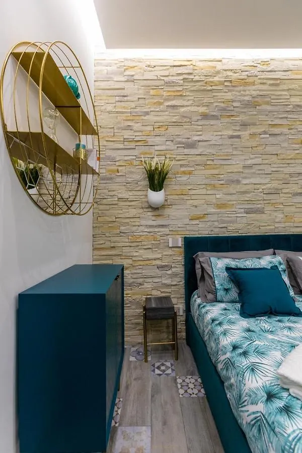 Apartment Suite Na' Poesia Santa Chiara Ztl Naples Italy