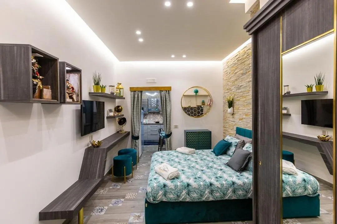 Suite Na' Poesia Santa Chiara Ztl Naples Apartment